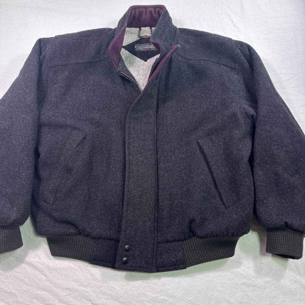 VINTAGE Members Only Jacket Mens 42 Black Collared Bomber Full Zip Pockets